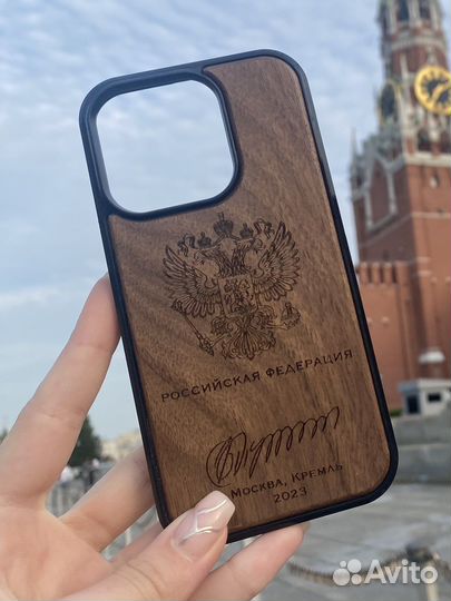 Деревянный чехол на iPhone