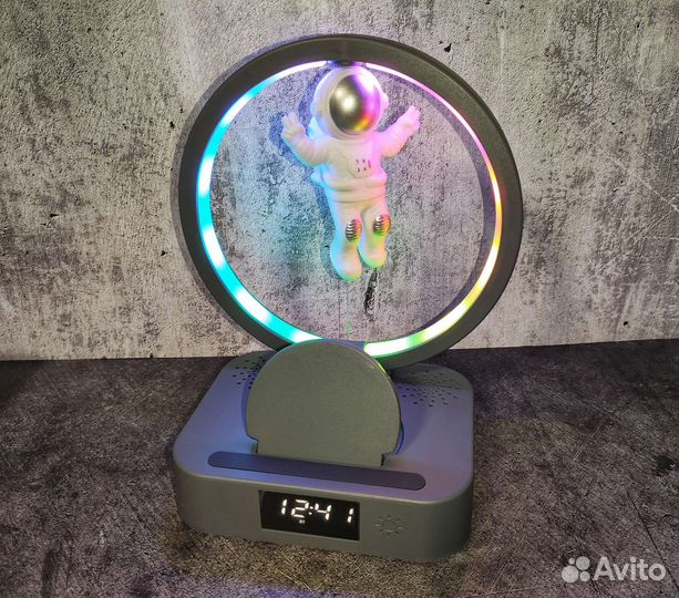 Светильник ночник космонавт