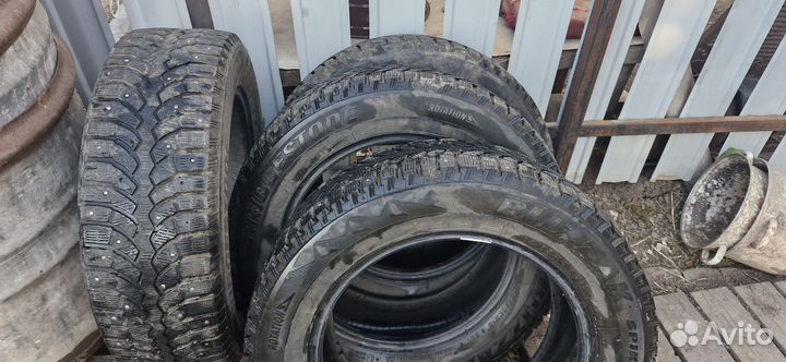 Bridgestone Blizzak Spike-01 185/65 R15 88T