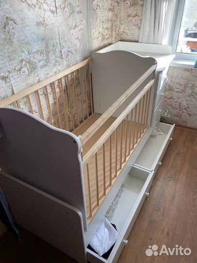 Детская кроватка трансформер с маятником