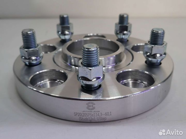 Колёсные проставки на Toyota Alphard 20 мм