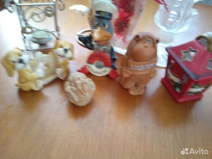 Сувенирные фигурки и подсвечники
