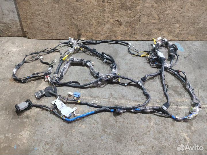 Электропроводка пола Genesis G70 седан G4KL