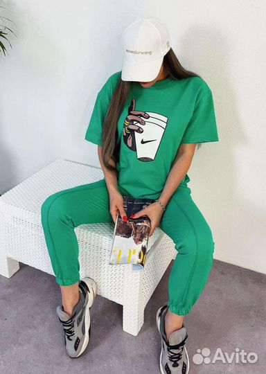 Спортивный костюм новый