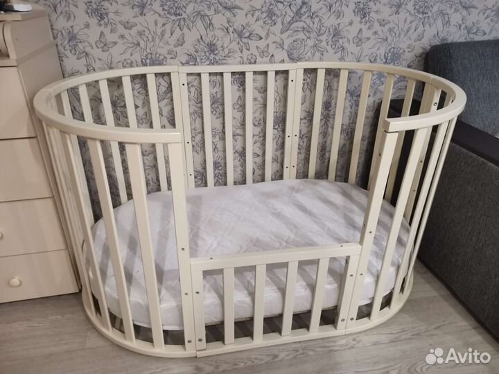Детская кроватка трансформер с маятником