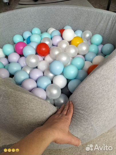 Сухой бассейн с шариками
