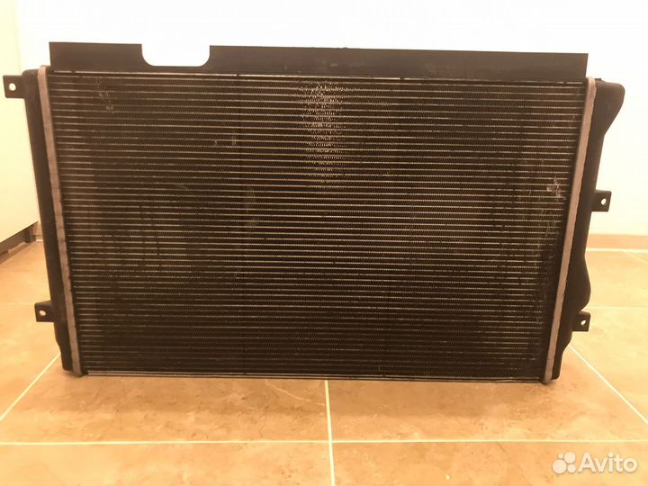 Радиатор Volkswagen Golf 6