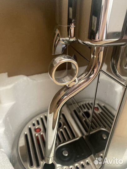 Капсульная кофемашина bork C830 Creatista Plus