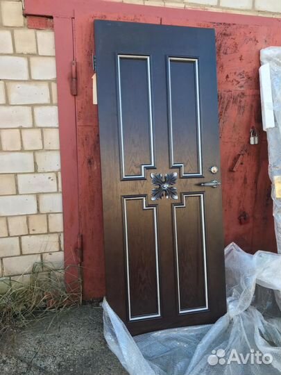 Двери массив дерева с декором (Италия) б/у в отл с