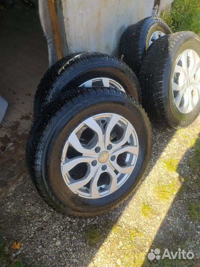 R16 Nokian Tyres Nordman 5 SUV 215/65, PCD 5x114.3 DIA 66.1