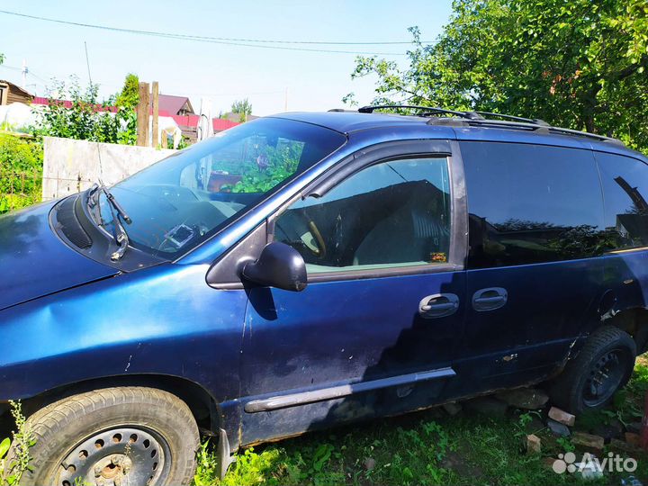 Chrysler Voyager 2.4 AT, 2000, битый, 320 000 км