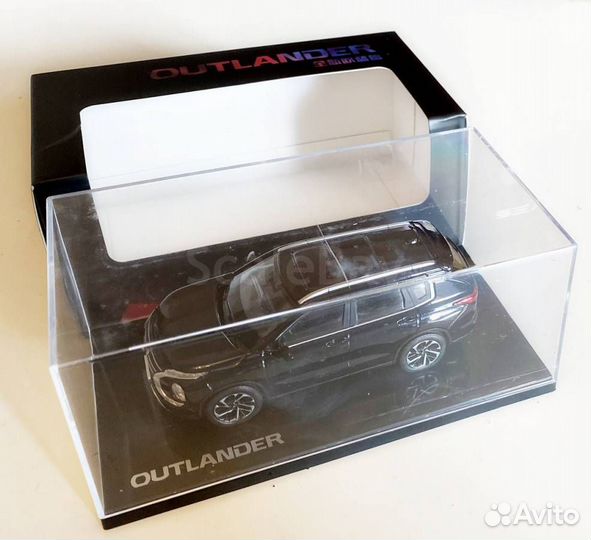 Модель Mitsubishi Outlander 2023 1/43 Dealer BOX