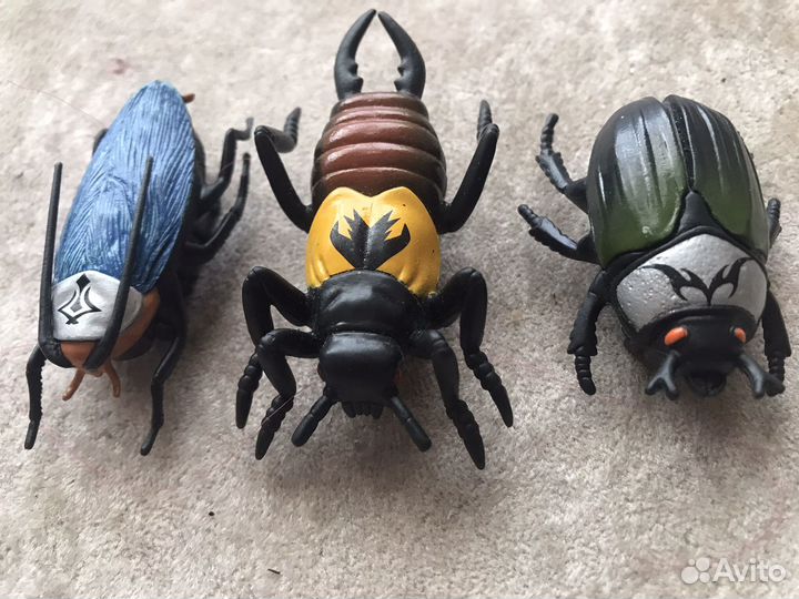 Игрушка. Движущиеся жуки