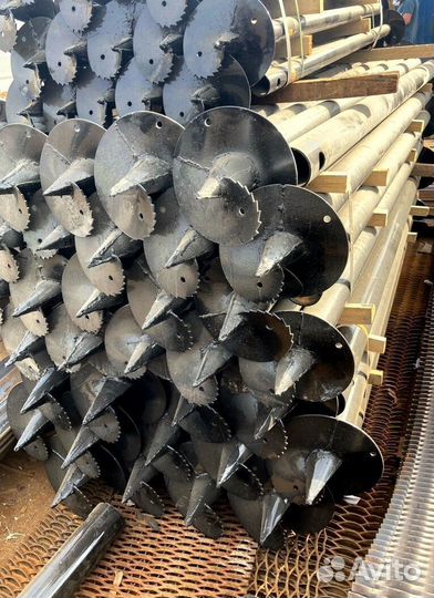 Винтовые сваи и оголовок