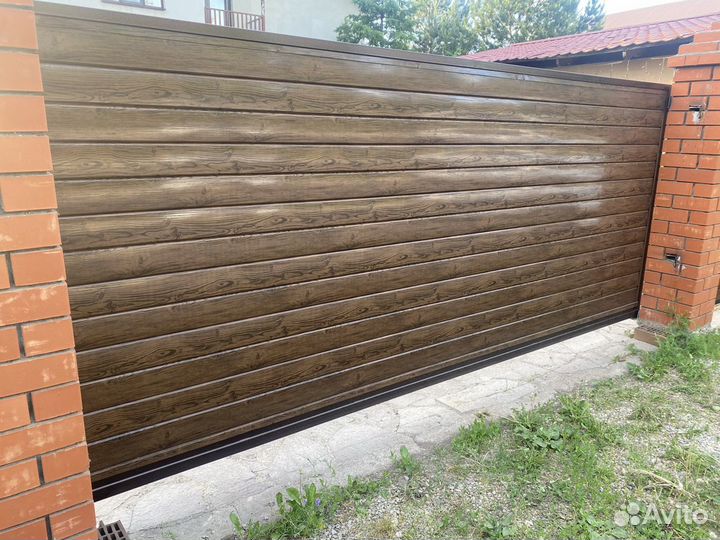 Ворота секционные Алютех