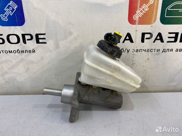 Главный тормозной цилиндр LADA Largus R90 K7M 2015