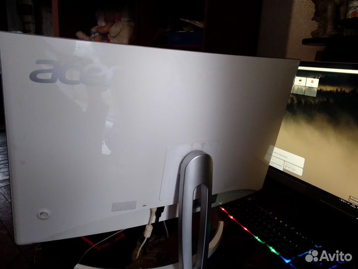 Мощный игровой компьютер с монитором