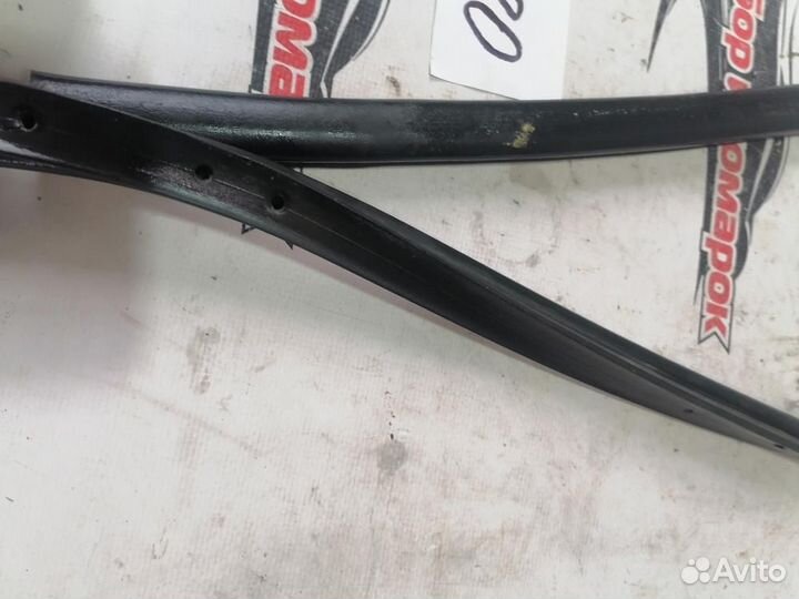 Уплотнитель (внутри) Mazda 6 2.0 GH