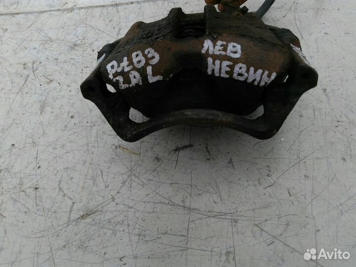 Суппорт передний левый Volkswagen Passat B3