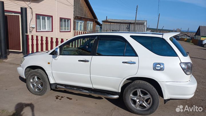 Toyota Harrier 2.4 AT, 2001, 300 000 км