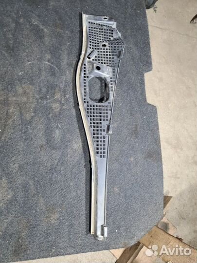 Жабо правое LADA Largus K4M 2016