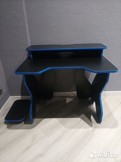 Компьютерный стол новый