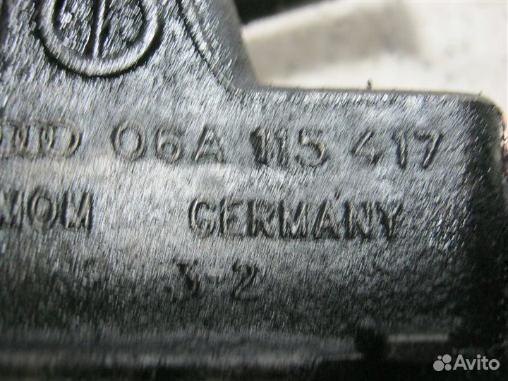 Кронштейн масляного фильтра Volkswagen Golf