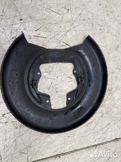 Пыльник тормозного диска задний Volvo S80 2005