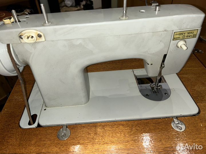 Швейная машина Чайка 132м