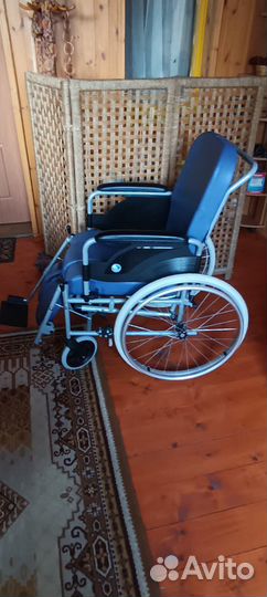 Кресло-коляска с санитарным оснащением Vermeiren