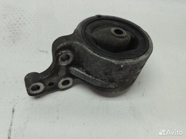 Подушка двигателя правая Nissan Bluebird EU14