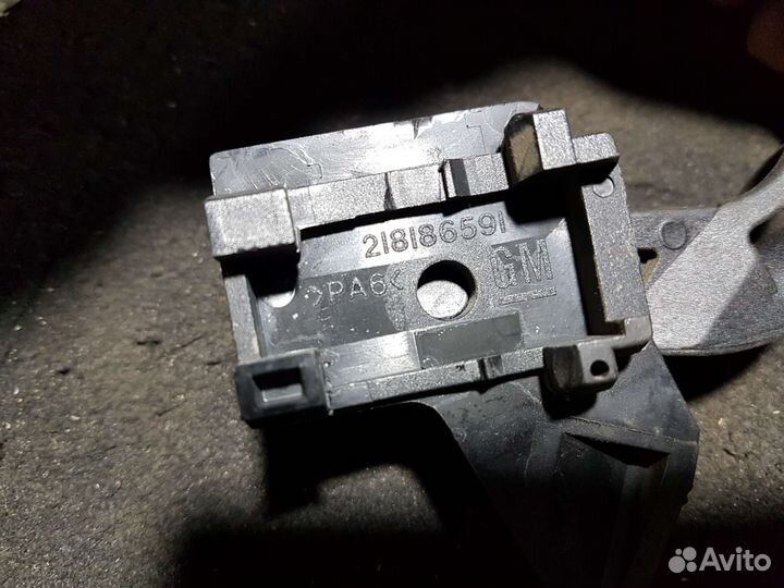 Ручка открытия капота Opel Astra H