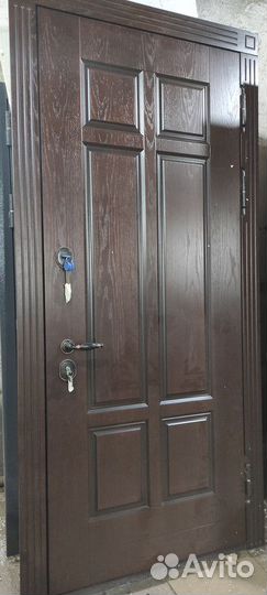 Дверь входная металлическая / Дверь с зеркалом