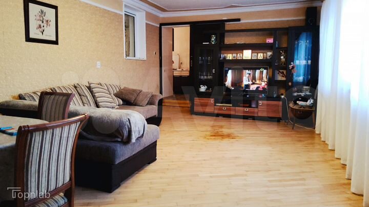Дом 350 м² на участке 8 сот.