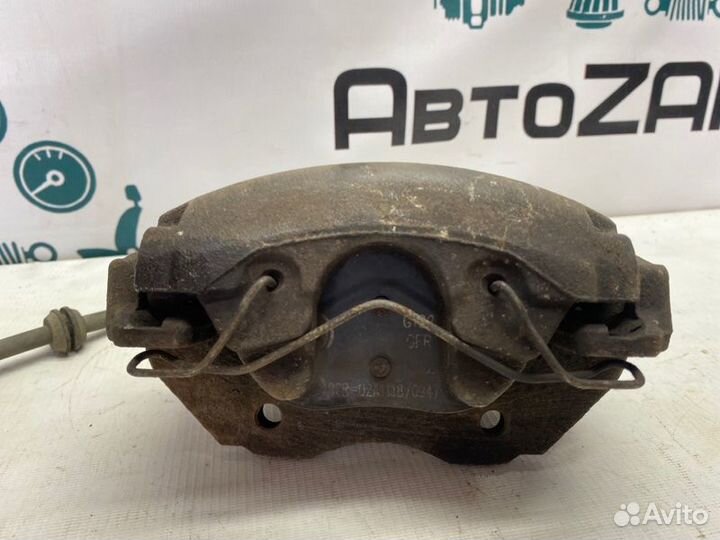 Суппорт тормозной передний правый Ford Focus седан