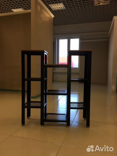 Этажерка для книг