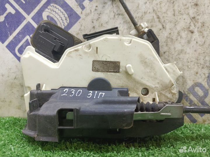 Замок двери задний правый Volkswagen Polo седан