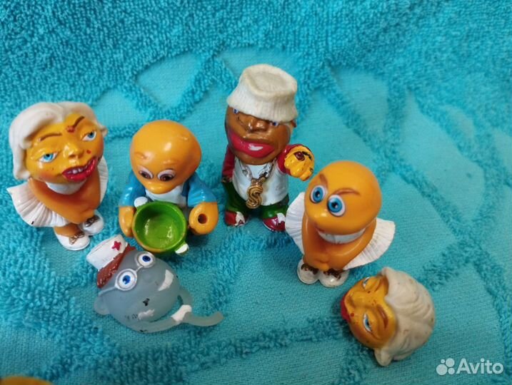 Игрушки из шоколадных яиц 