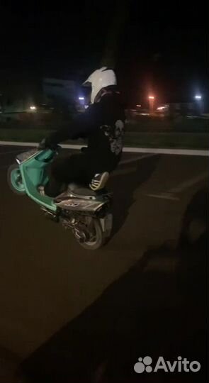 Стантовый скутер yamaha