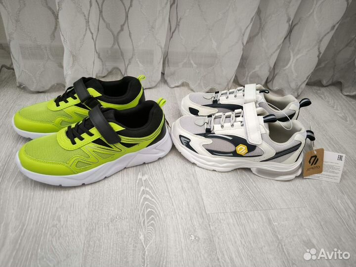 Кроссовки новые 38р