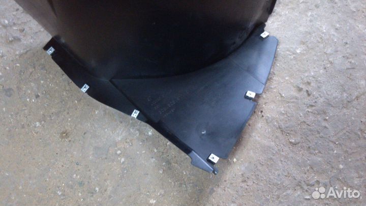 В наличии Локер передний левый