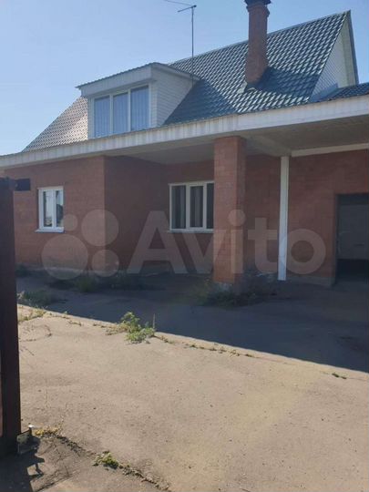 Коттедж 250 м² на участке 14 сот.