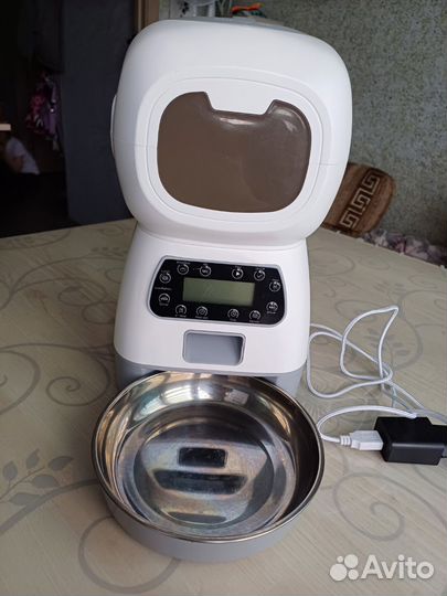 Автоматическая кормушка для кошек