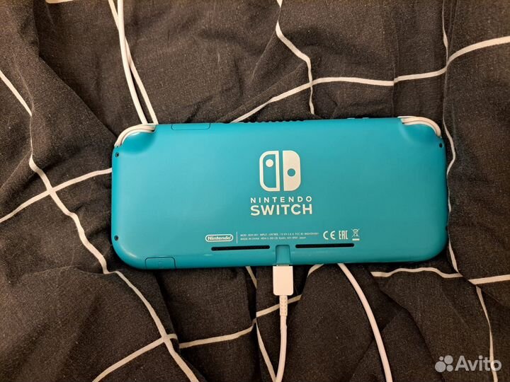 Nintendo switch lite с играми и картой памяти