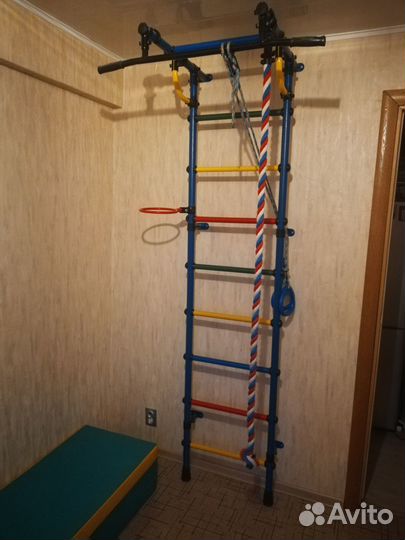 Шведская стенка с турником. Для детей