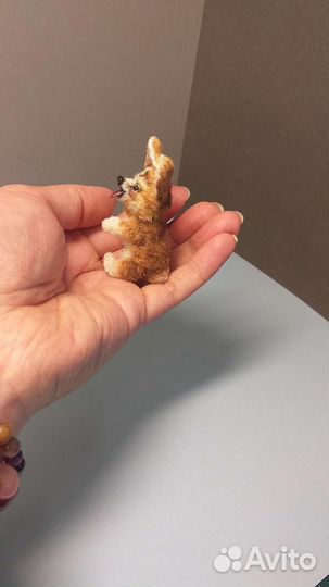 Игрушка Корги на диване