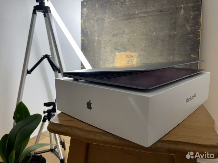 MacBook Air 13 2020 intel 256gb Space Gray