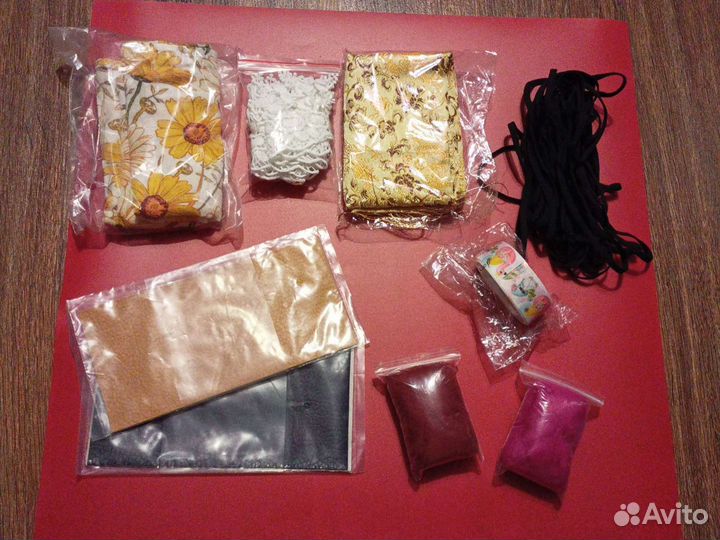 Отрез ткани, лента, резинка, шерсть для валяния