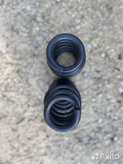 Продается комплект подвески Mitsubishi L200