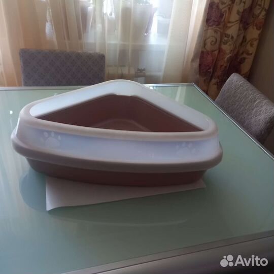 Угловой туалет для кошек с совком